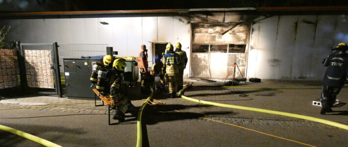 B4 / Brand Lagerhalle